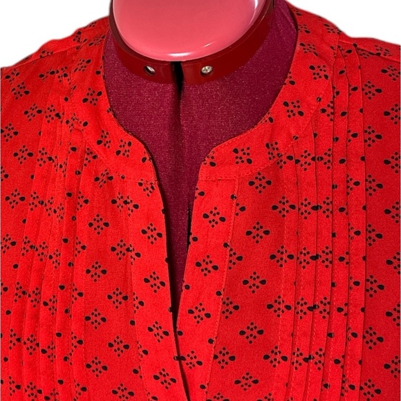 Alfred Sung sleevess pleated front back yoke and gathers black dot print - Picture 2 of 6